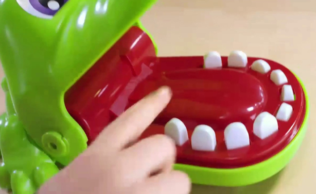 настольная игра Hasbro games Крокодильчик дантист настольная игра Hasbro games Крокодильчик дантист