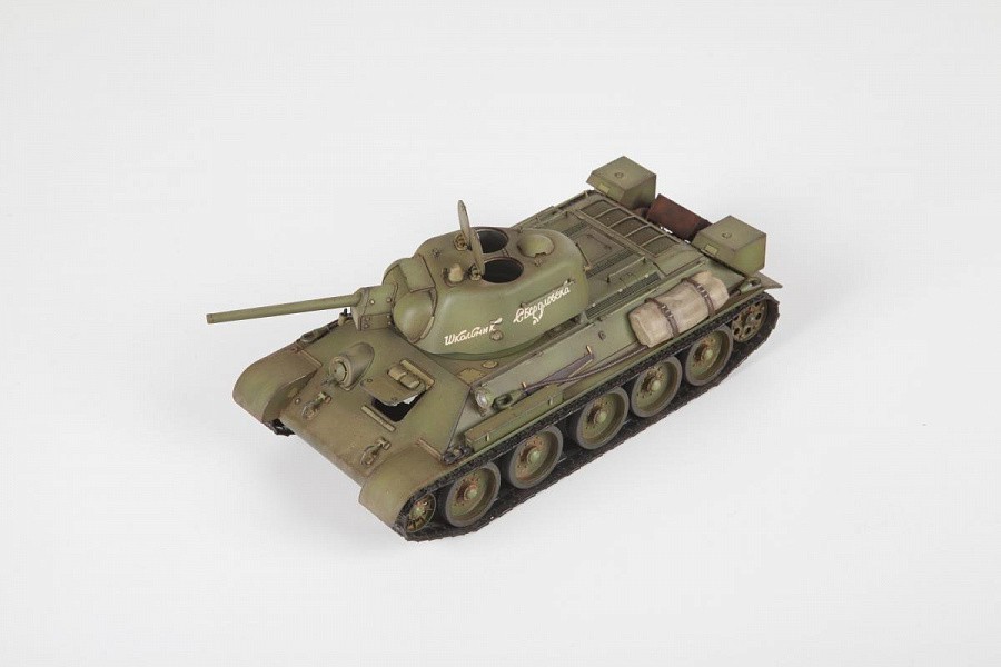 3689 Советский средний танк Т-34/76 1943 УЗТМ